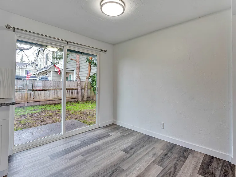 383 N Cedar St — Photo 10