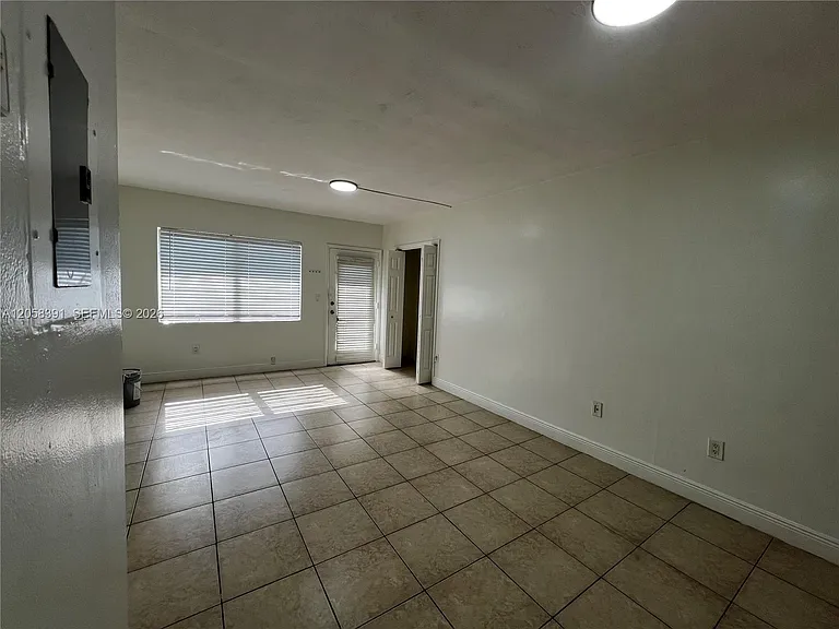 2072 NE 169th St #8 — Photo 6