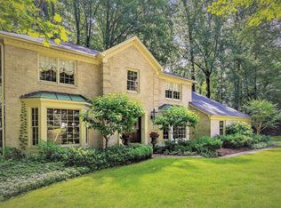 10162 Clover Glen Dr, Vienna, VA 22181