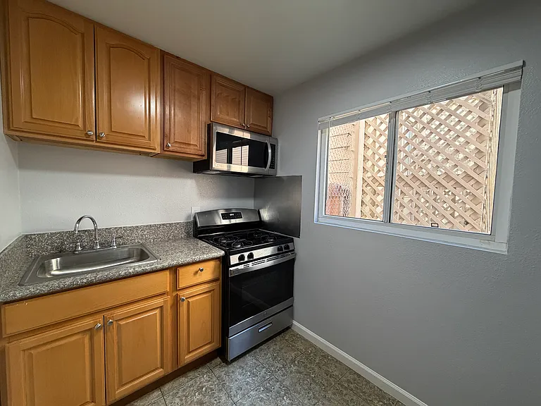 6433 Telegraph Ave — Photo 4