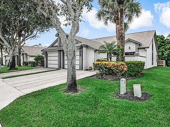 3rd image of 1911 LANDINGS Boulevard