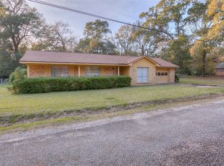 12 Eucalyptus Rd, Huntsville, TX 77340