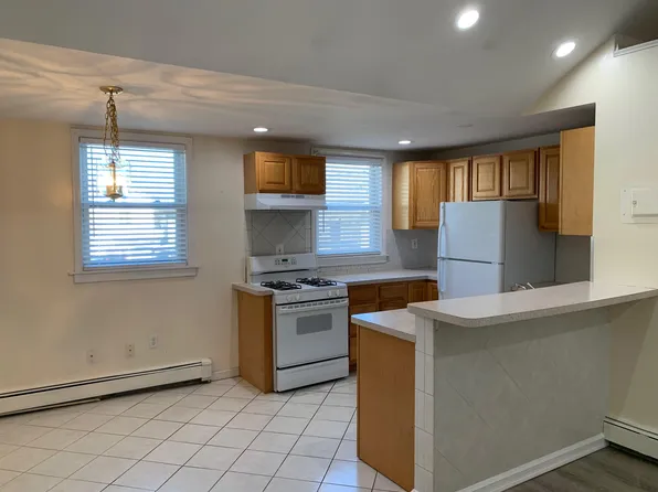 51 Schneider Ave APT 2A, Highland Falls, NY 10928