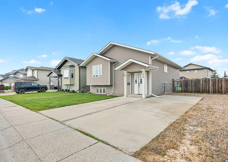 1st image of 7208 SE 40th St