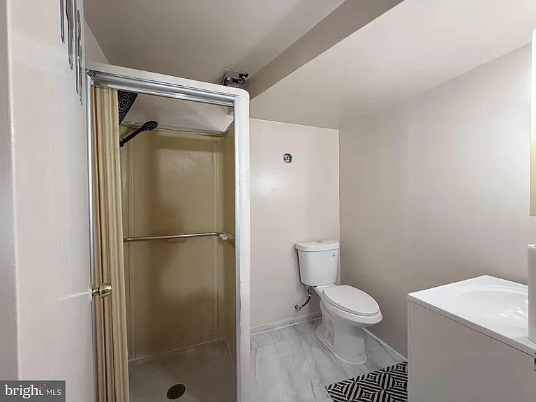 4203 Maple Rd — Photo 7