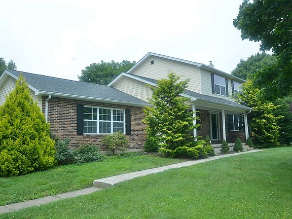 2nd image of 414 Boxwood Ln