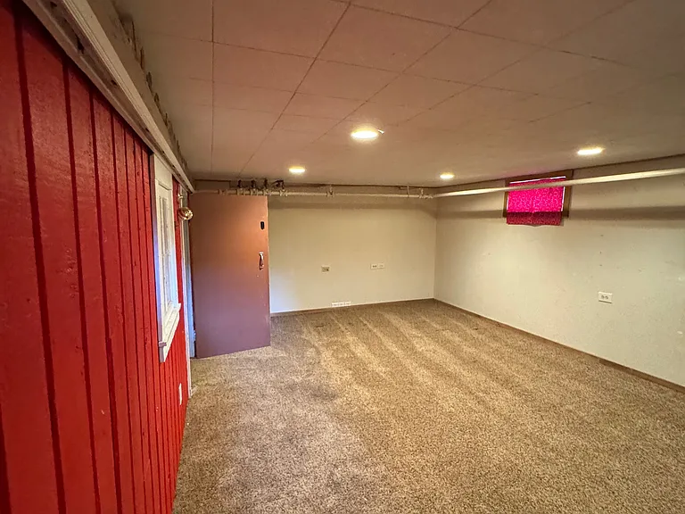 2120 W Strong Rd — Photo 8