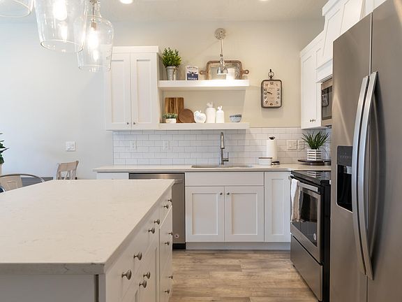 4th image of 4011 S Jackson Dr Unit 48