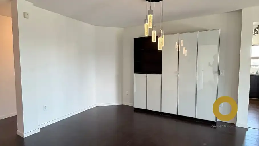 3 bed, 2.0 bath, 1259 sqft, $3,700 — Photo 3