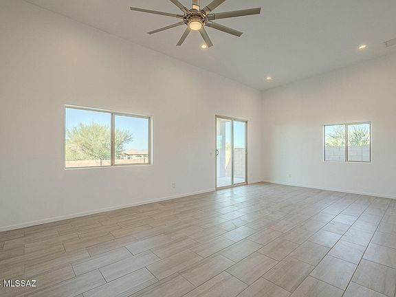 4th image of 208 S Montgomery Pl