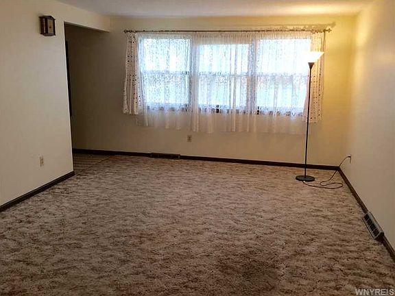 4th image of 166 Fairgreen Dr