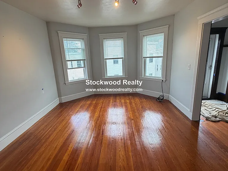 21 Lyon St #3 — Photo 11