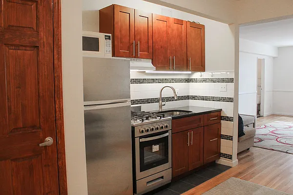 Rented by BLU Real Estate | media 10