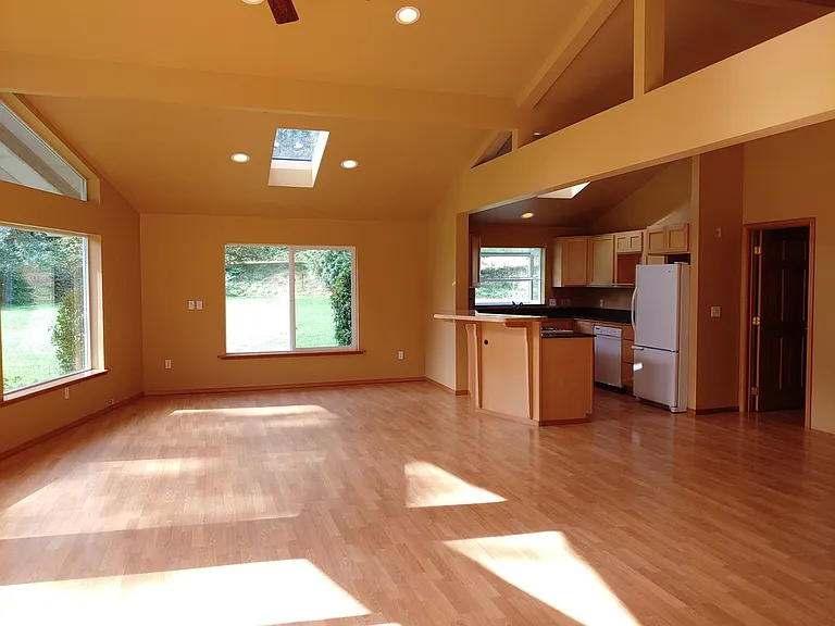 925 Classic Rd — Photo 8