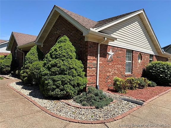 3rd image of 307 Greenway Drive