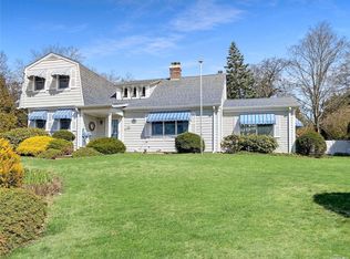 34 Summit Ave, Northport, NY 11768