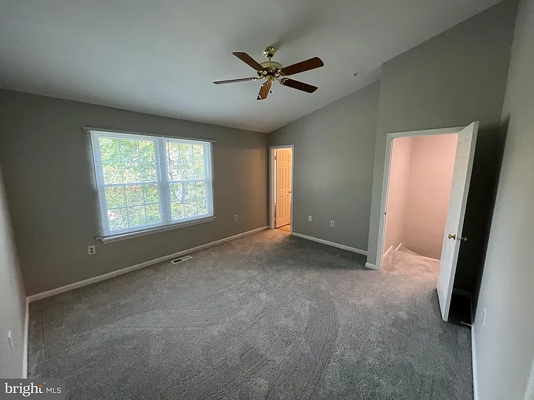 1031 Murdoch Ct — Photo 18