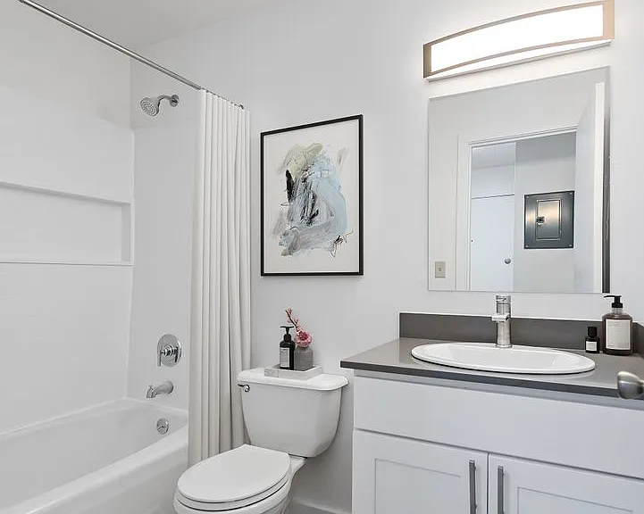 Azure Apartments — Photo 23