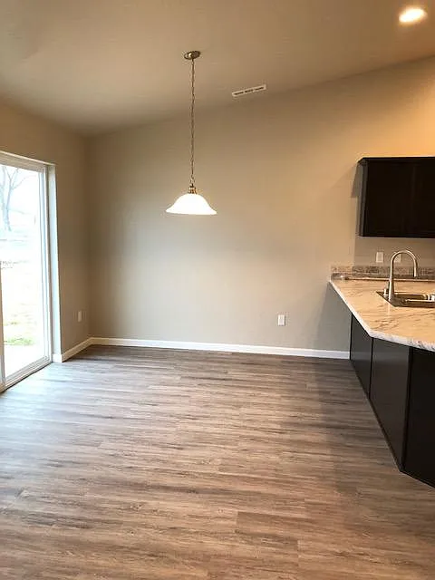 4 bed, 1547 sqft, $2,395 — Photo 4