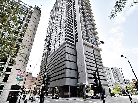 5th image of 235 W Van Buren St Unit 3109