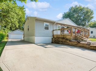 106 Gepke Pkwy, Des Moines, IA 50320