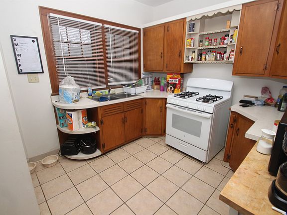 4th image of 2115 10th Ave