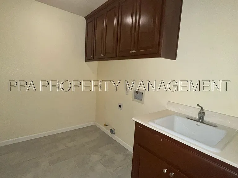 132 Shea Ct — Photo 34