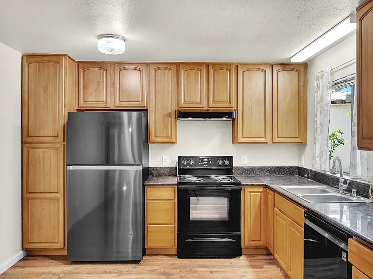 709 Arnold St — Photo 10