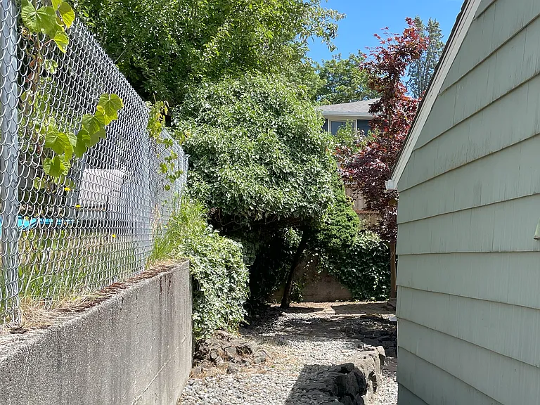 1616 Perry Ave — Photo 51
