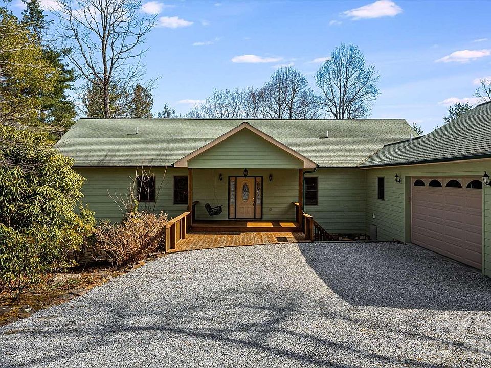 1st image of 20 Stony Crest Dr