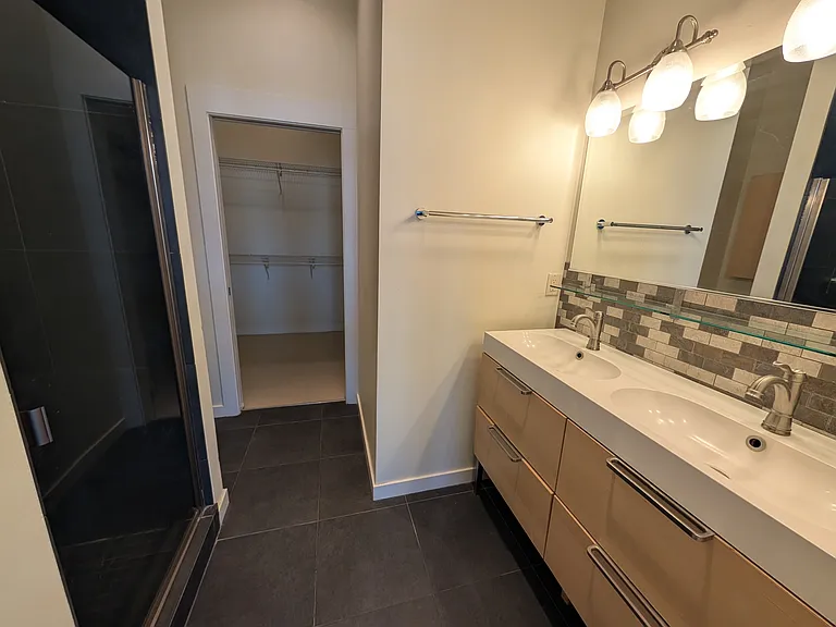 515 G St #1-223 — Photo 12