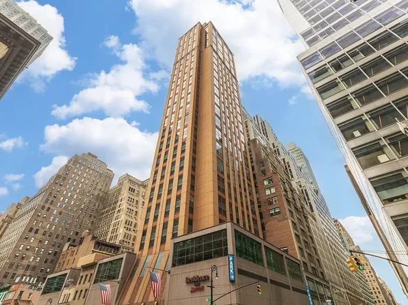 100 West 39th Street image 1 of 13