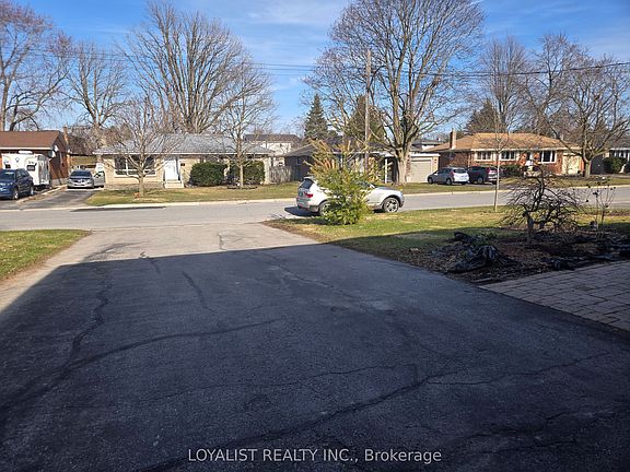 2nd image of 220 Parrott Dr