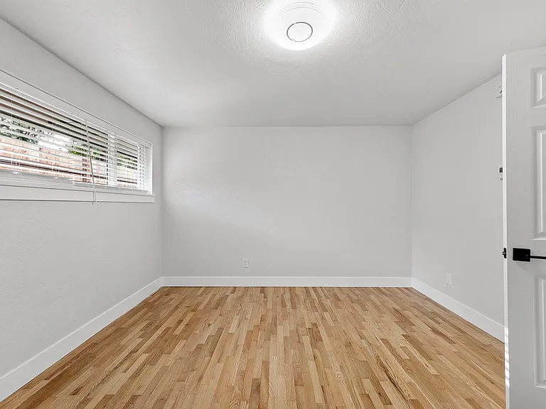60 W 34th Ave — Photo 9