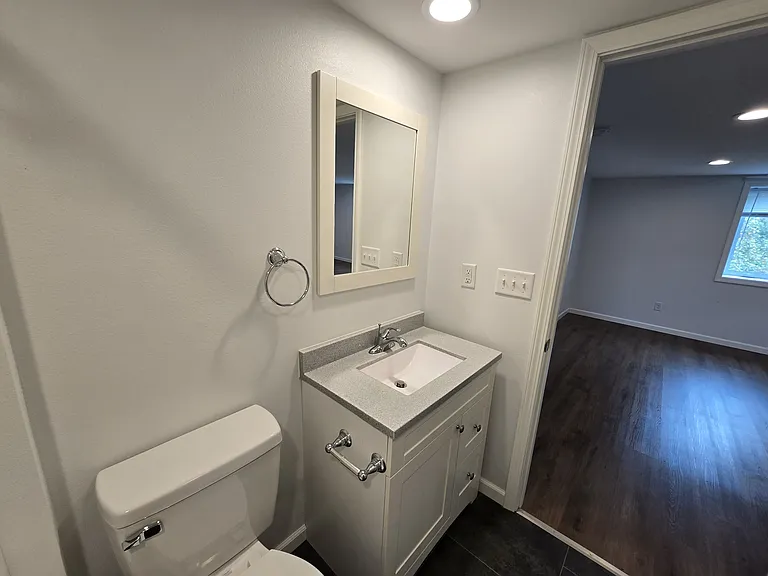 904 W Welsh St #B — Photo 23