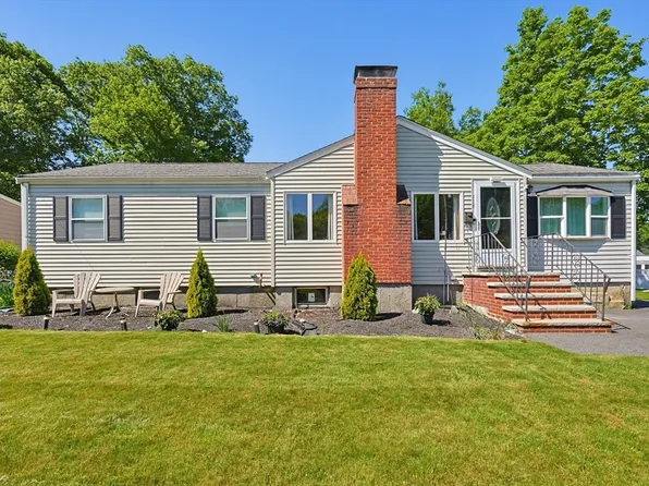 118 Spruce Rd, Norwood, MA 02062