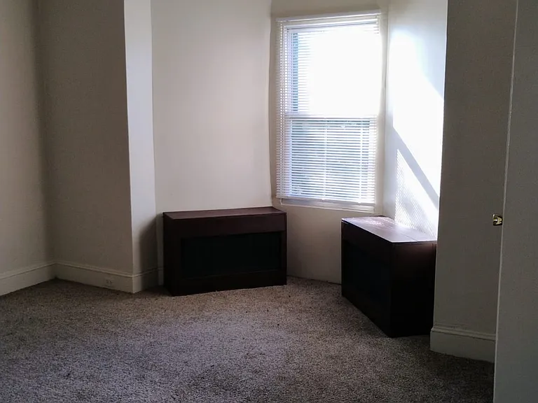 5202 Webster St #2 — Photo 8