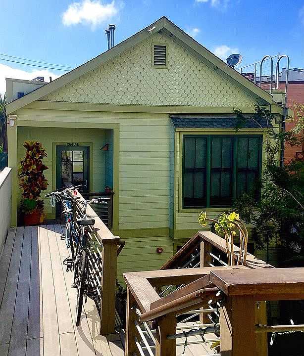 2646B / Carriage House
