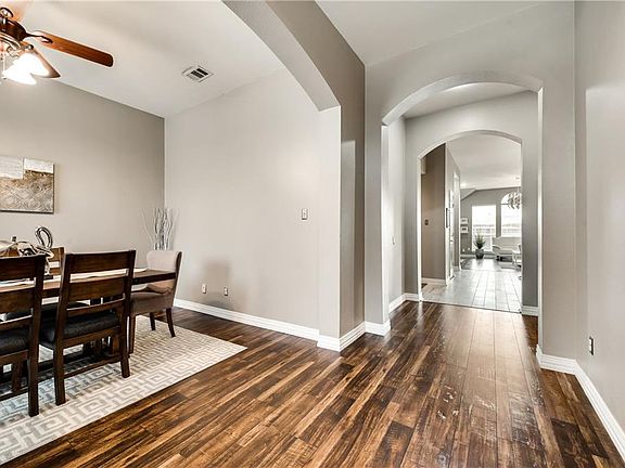 5th image of 2110 Garrison Dr