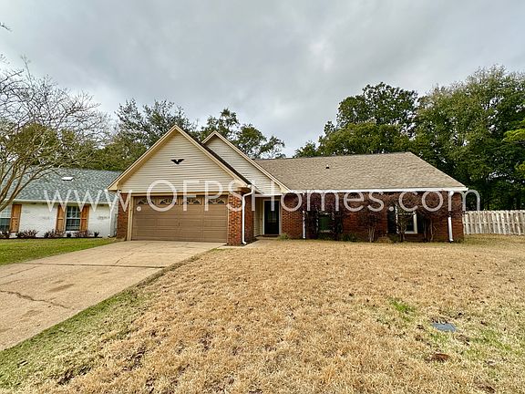 3rd image of 4539 Parkwood Ln E