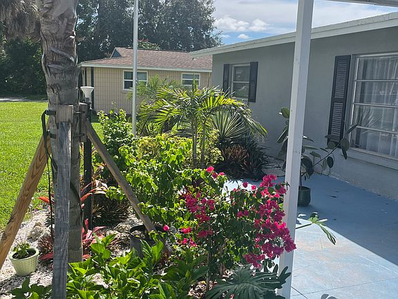 5th image of 1321 E Venice Ave