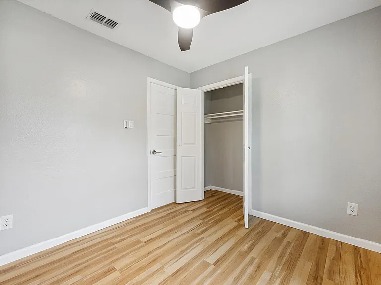 1111 Lawson Ln — Photo 14