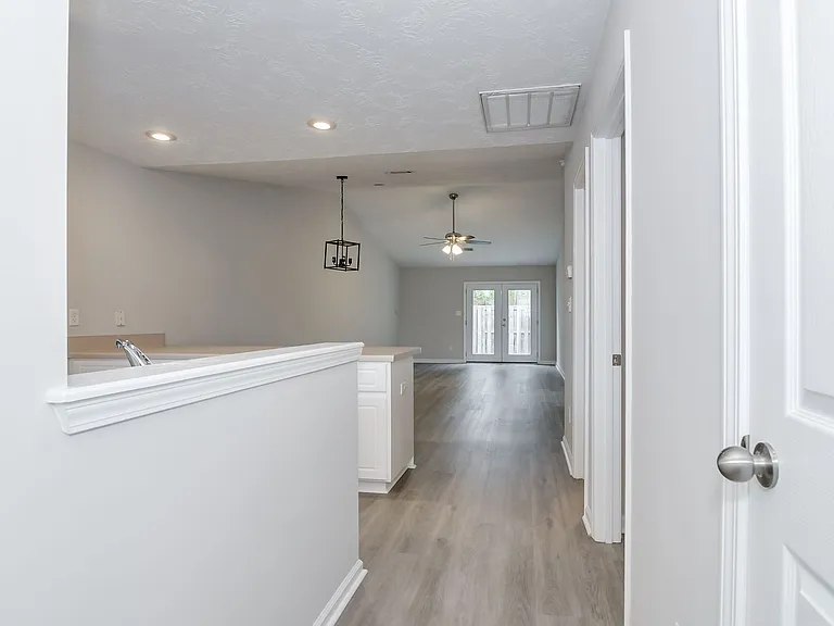 425 Long Needle Cir — Photo 6