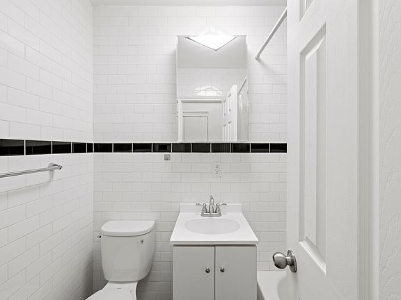 5th image of 313 E 89th St APT 1A