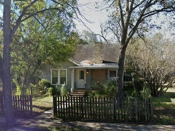 810 N 33rd St, Waco, TX 76707