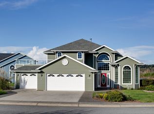 1540 Ocean View Ln, Point Roberts, WA 98281