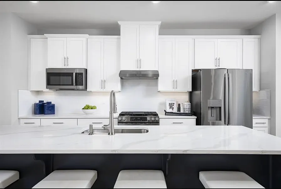 4 bed, 3.5 bath, 2237 sqft, $3,100 — Photo 3