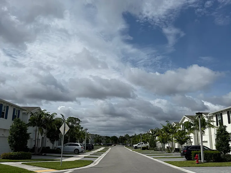 Hammock Grove Dr — Photo 23