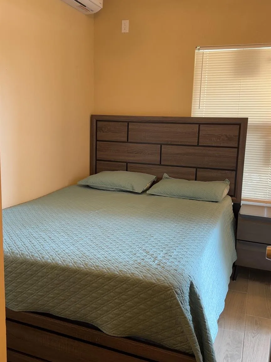 1 bed, 1.0 bath, 500 sqft, $850 — Photo 1