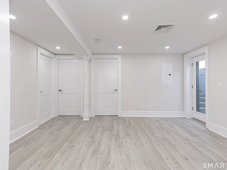 42 Poe Ct — Photo 13